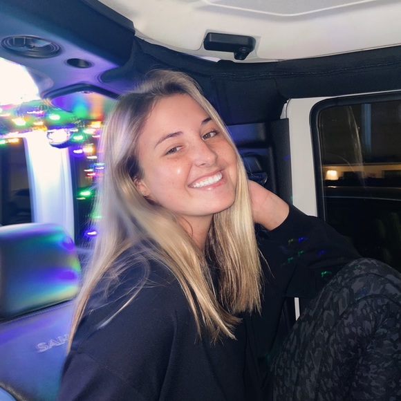 Meet your Posher, Heather - Picture 1 of 1